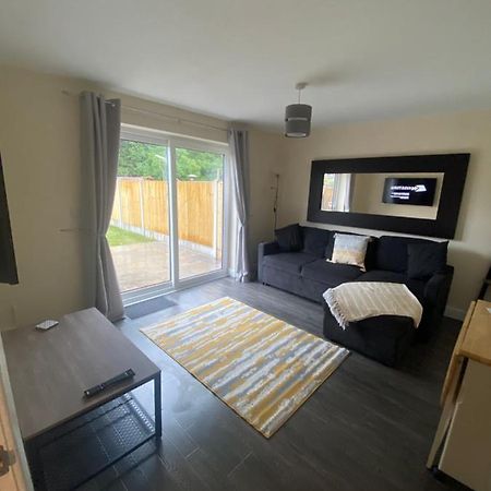 Lovely 1-Bedroom Apartment With Garden And Parking Stone  Eksteriør bilde