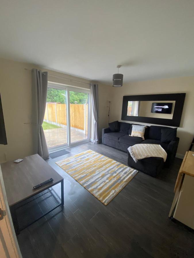 Lovely 1-Bedroom Apartment With Garden And Parking Stone  Eksteriør bilde