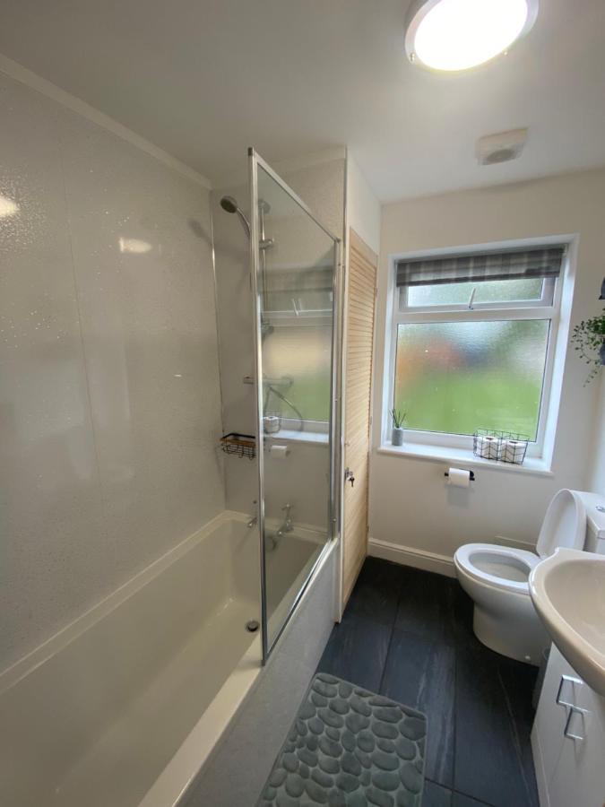 Lovely 1-Bedroom Apartment With Garden And Parking Stone  Eksteriør bilde