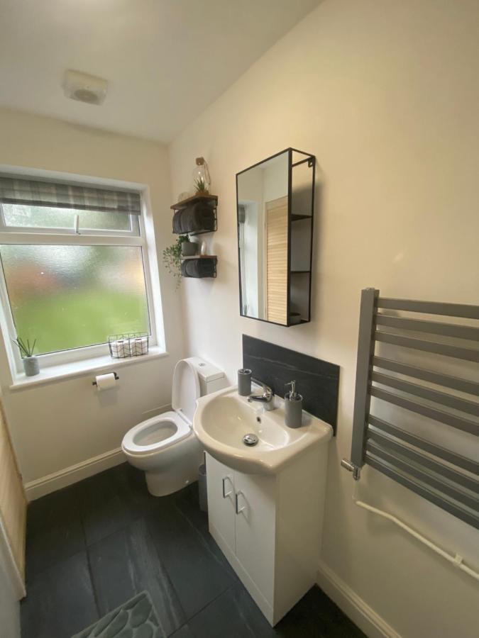 Lovely 1-Bedroom Apartment With Garden And Parking Stone  Eksteriør bilde
