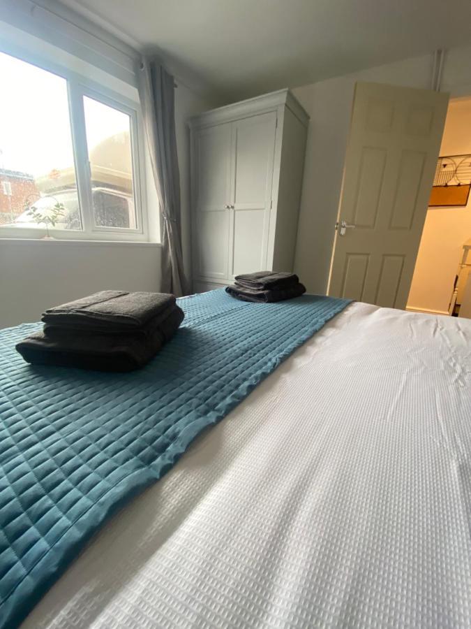 Lovely 1-Bedroom Apartment With Garden And Parking Stone  Eksteriør bilde