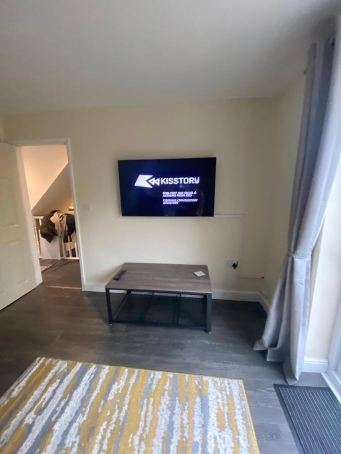 Lovely 1-Bedroom Apartment With Garden And Parking Stone  Eksteriør bilde
