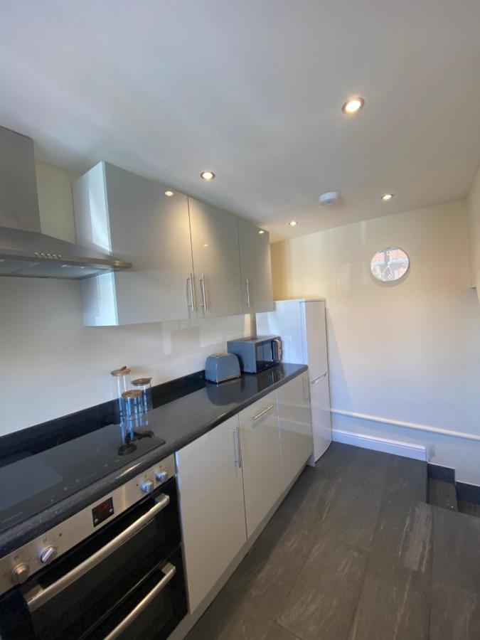 Lovely 1-Bedroom Apartment With Garden And Parking Stone  Eksteriør bilde